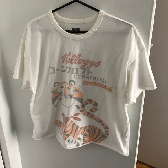 American Eagle frosted flakes tee